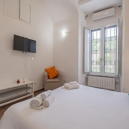Castel Sant Angelo'S Harmonious Apartment