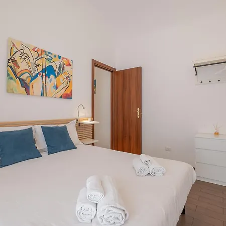 Castel Sant Angelo'S Harmonious Apartment