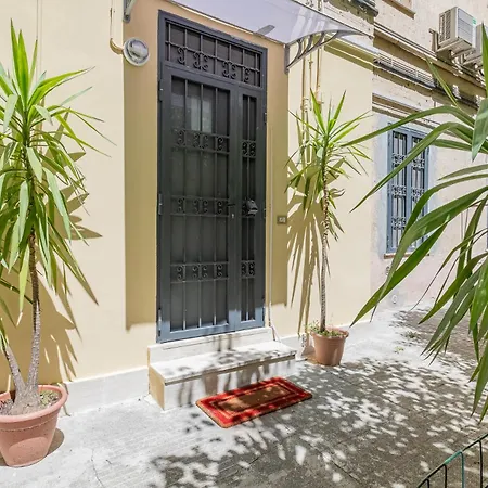 Castel Sant Angelo'S Harmonious Apartment