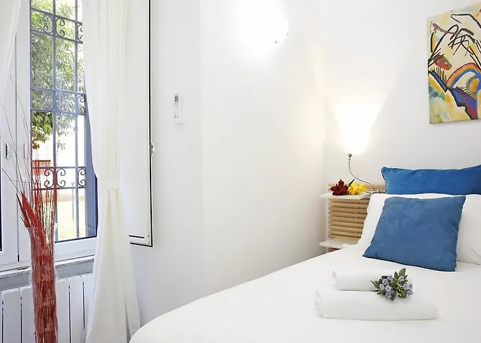 Castel Sant Angelo'S Harmonious Apartment